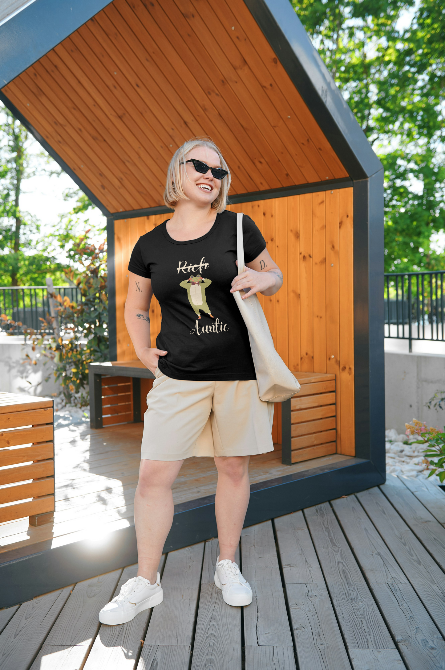 Rich Auntie (Unisex T‑Shirt)